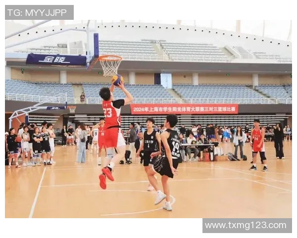 上海篮球队在城市联赛中以96分稳居积分榜首位展现强劲实力