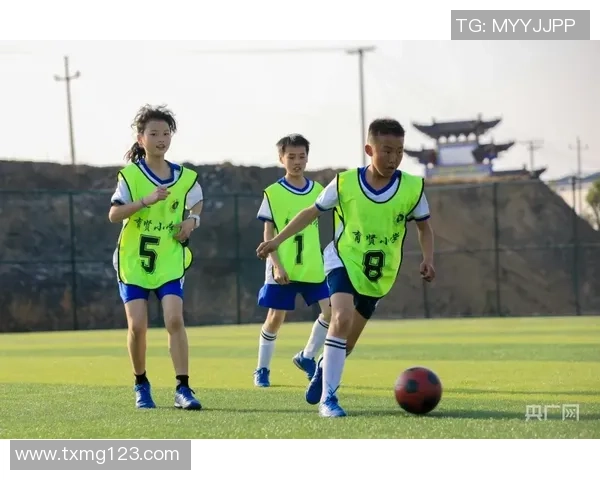 足球明星林良凯：从青涩少年到绿茵场上的传奇之路