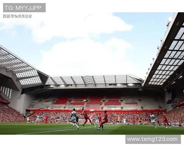 足球怪力揭秘:那些让球场瞬间翻盘的神奇力量与技巧 足球怪力揭秘:那些让球场瞬间翻盘的神奇力量与技巧