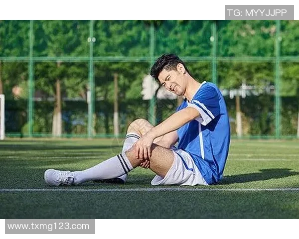 踢足球时脚腕疼痛的原因及有效缓解方法解析